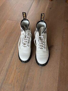 Dr. Martens 101 Silver Hardware Virginia Leather White Lace-Up Ankle Boots